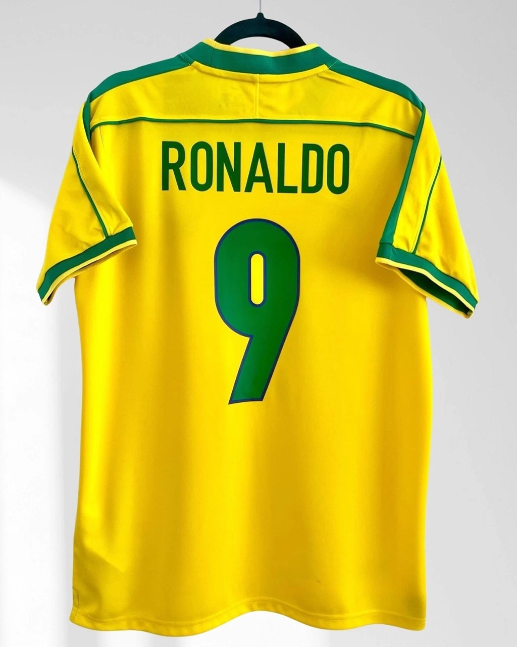 Camisa Retrô Masculina Seleção Brasileira 1998 Ronaldo Nº 9 Home - Reedição Nike - Imagem 2