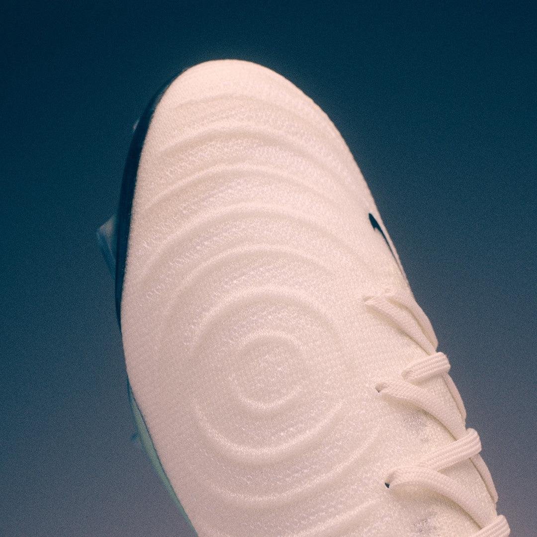 Chuteira Nike Phantom GX 2 Elite Campo - Imagem 9