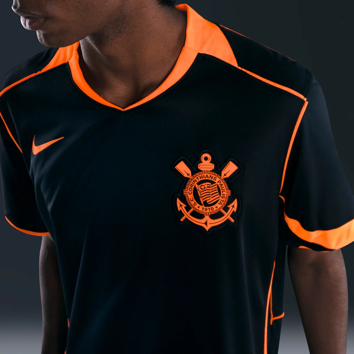 Camisa Corinthians III 25/26 - Torcedor - Preta e Laranja - Imagem 4