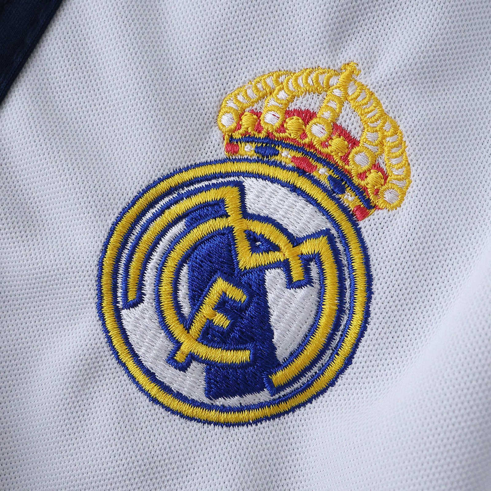 Conjunto Infantil Retrô Real Madrid I 16/17 - Imagem 4
